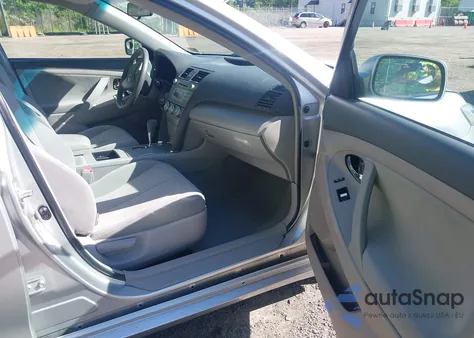 2009 Toyota Camry Le z USA, uszkodzony, nr VIN 4T4BE46K29R108993